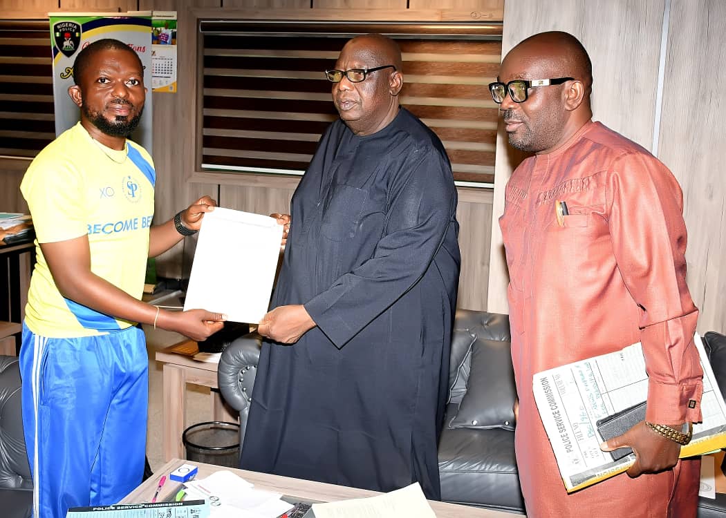 Argungu Installed Grand Patron PSC Sports Club, Pledges To Lift Team Spirit