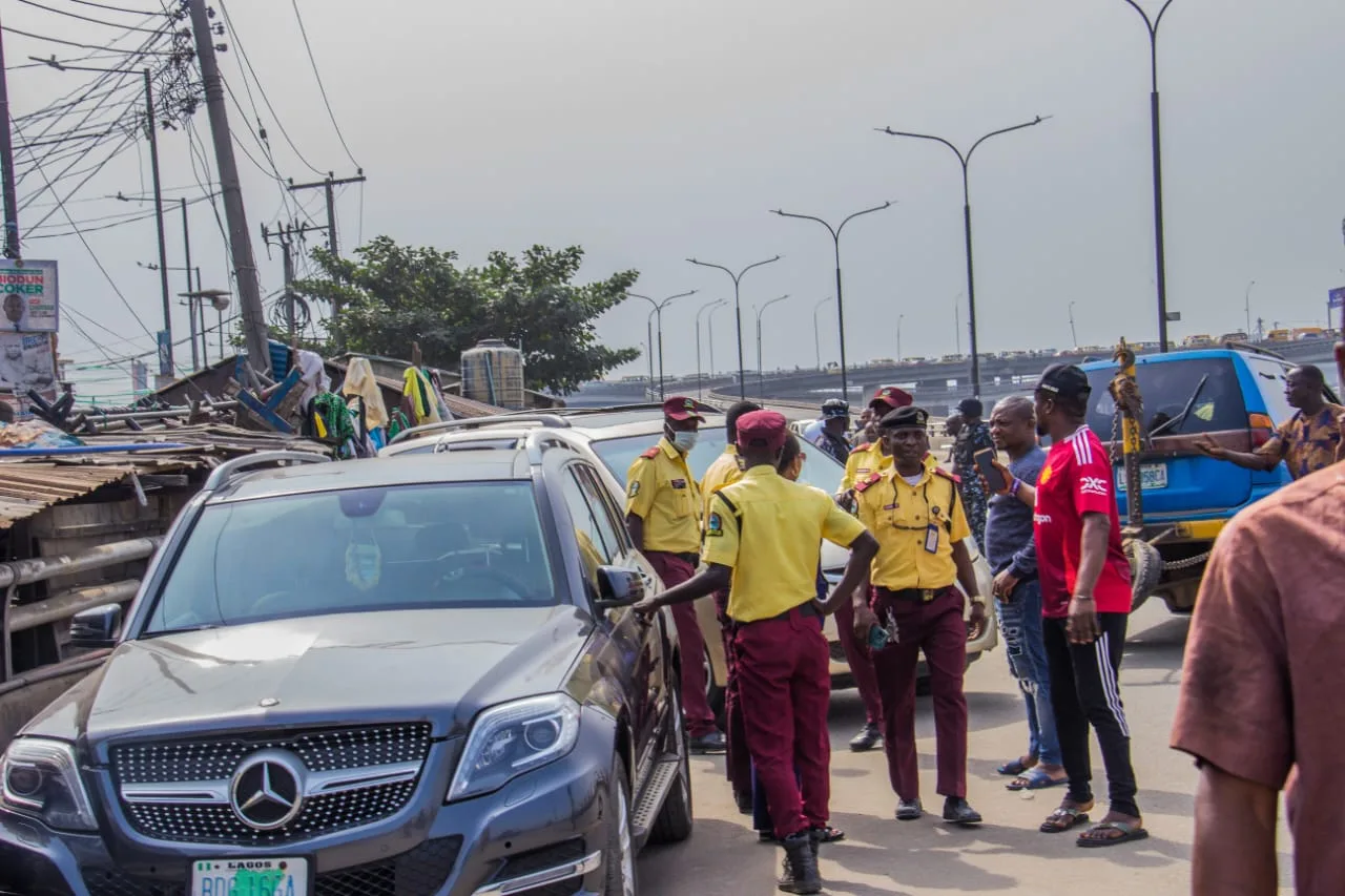 Illegal Parking: LASTMA Dislodged  130 Vehicles Along Dangote Refinery,  Ebute-Ero