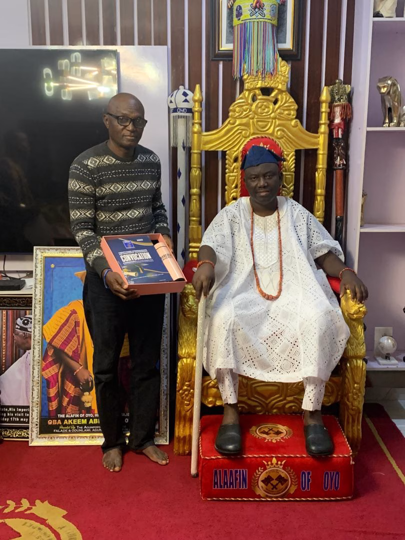 Presentation of Babcock University Ilishan-Remo Ogun State 2025 Convocation Ceremony gifts to Iku Baba Yeye, Oba Akeem Abimbola Owoade 1, The Alaafin of Oyo today by Prince Ade Akanbi Samuel, at Alaafin Royal Residence, Boroboro, Oyo.