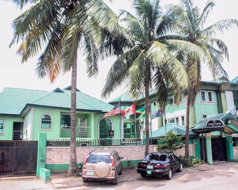 Citadel De Continental Hotel & Suites